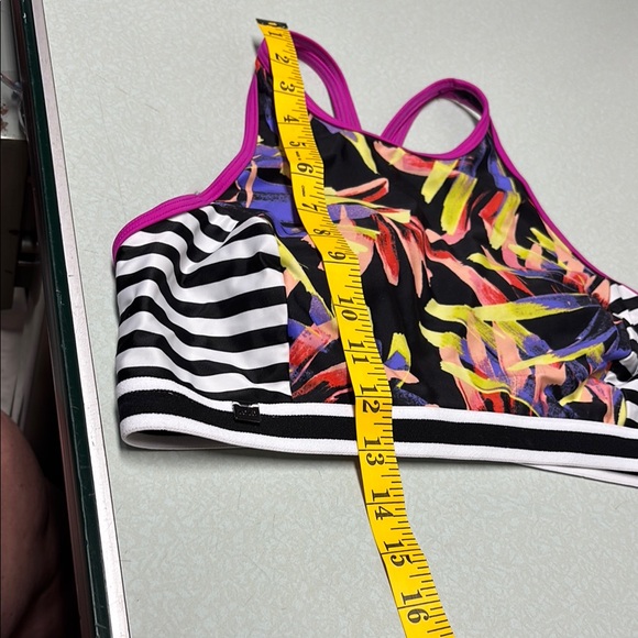 Chic Multicolor Abstract Bikini Set - Picture 10 of 12